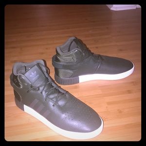 Adidas Tubular Invader